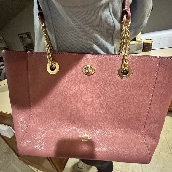 Pink COACH Turnlock Large Ladies Leather Tote - Picture 3 of 7
